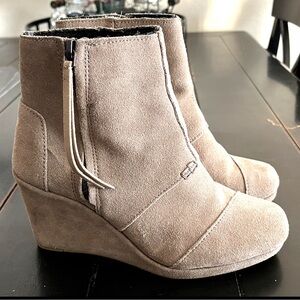 TOMS Suede Wedge Ankle Boots w/side Zipper